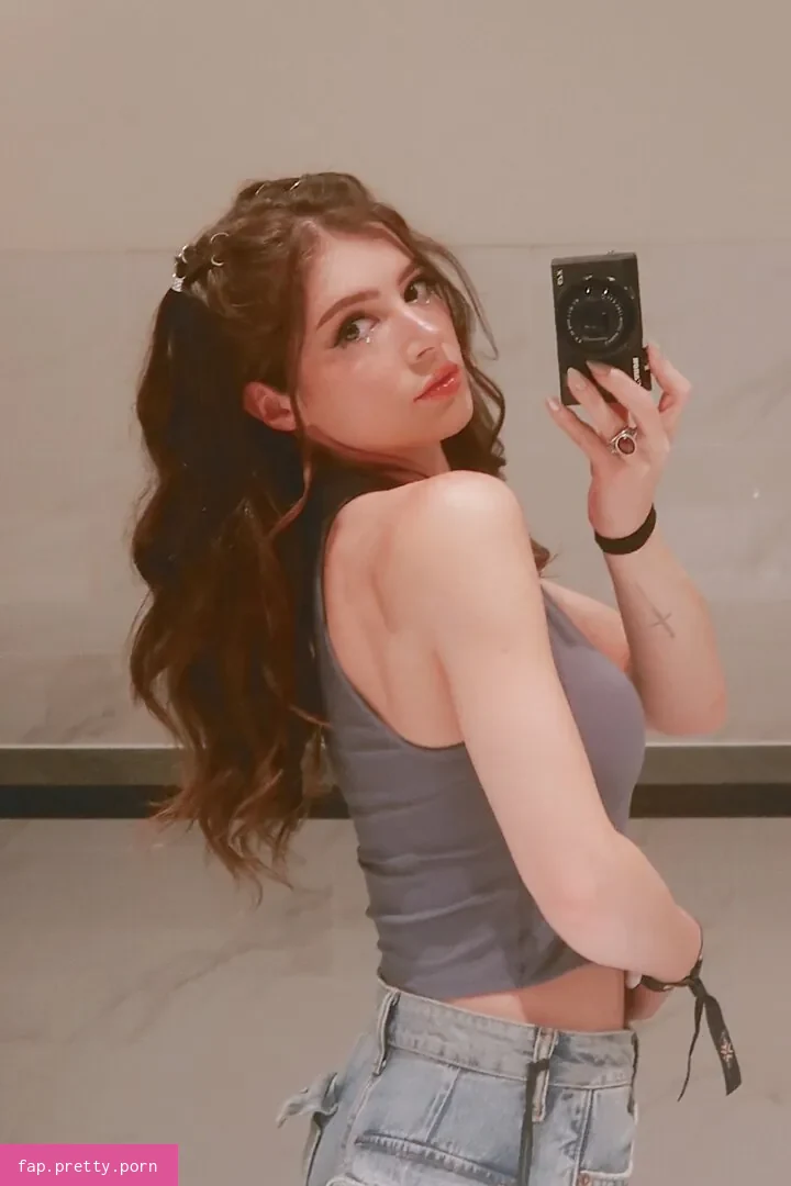 Chrissy Costanza - Photo #23