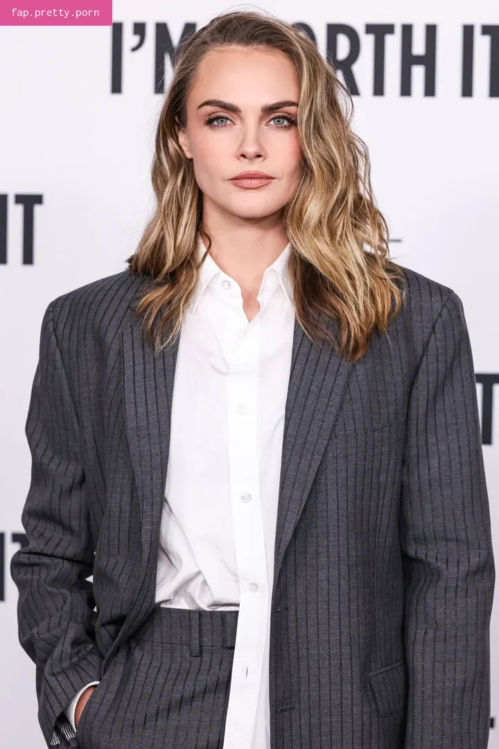 Cara Delevingne - Photo #23