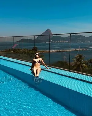 Carla Diaz