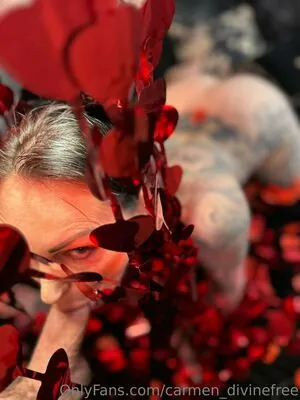 carmen_divinefree