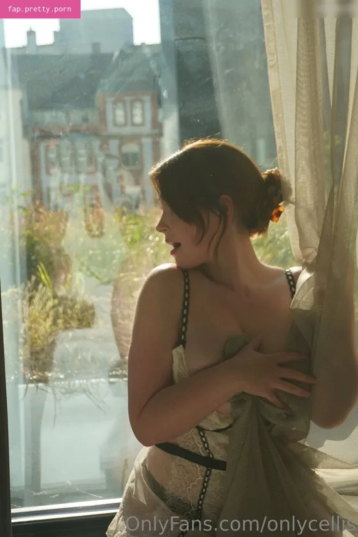 Clara Ellis - Photo #09
