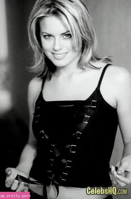 Courtney Friel - Photo #03
