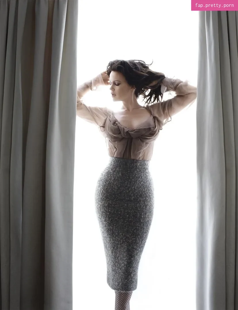 Carla Gugino - Photo #31