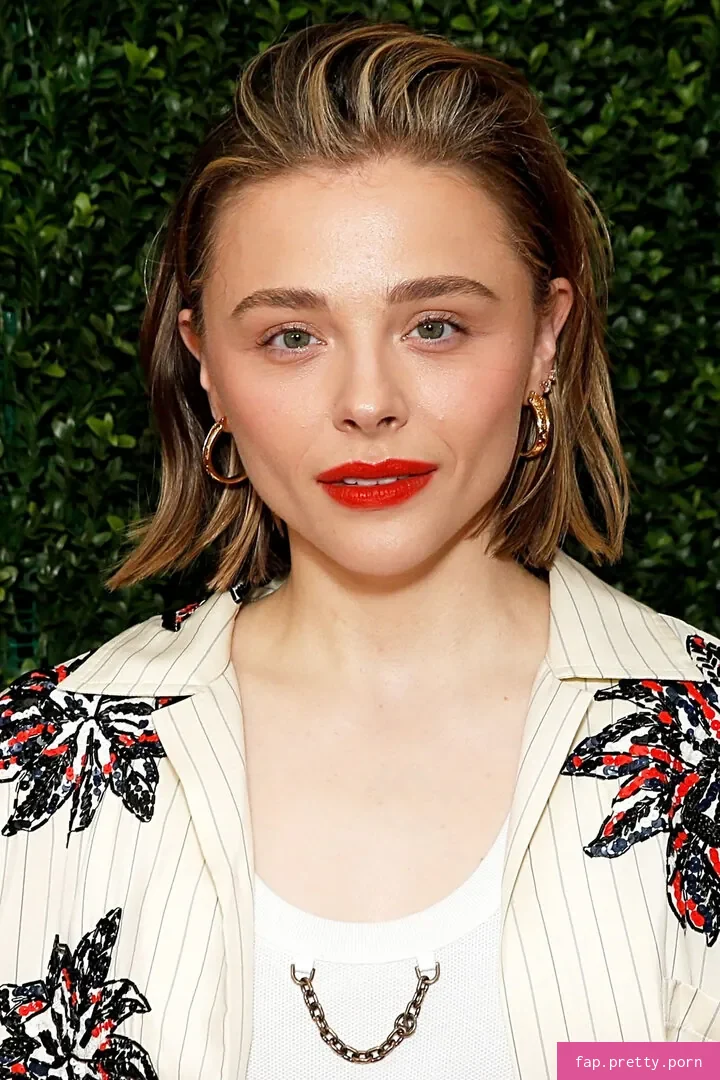 Chloë Grace Moretz - Photo #24