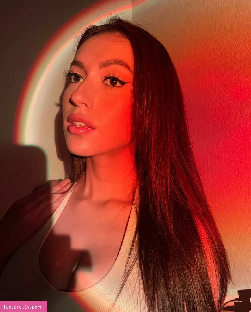 Clara Gomez - Photo #02