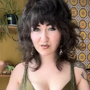 Caitlin Hare