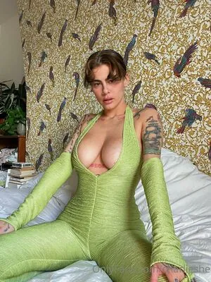 Charlieshe