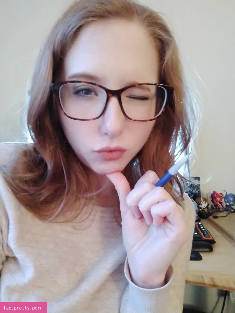 Charlotte Hazey - Photo #03