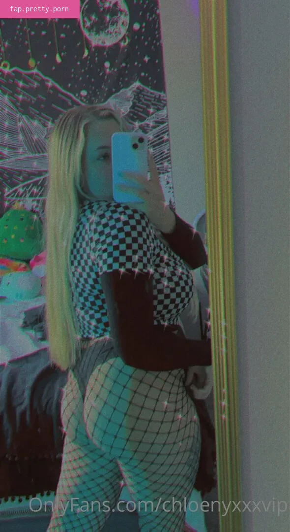 chloenyxxxvip - Photo #87
