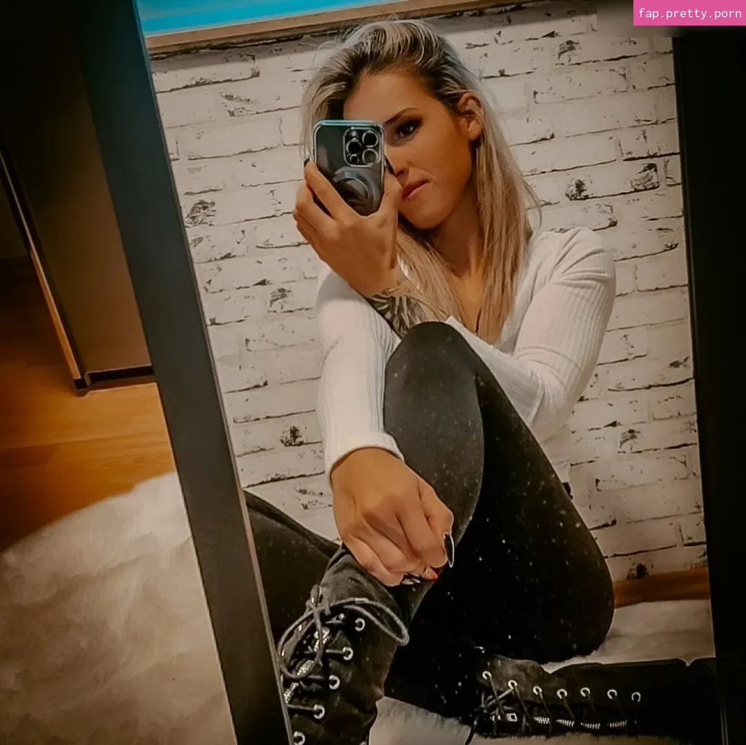 Chrissy86 - Photo #50
