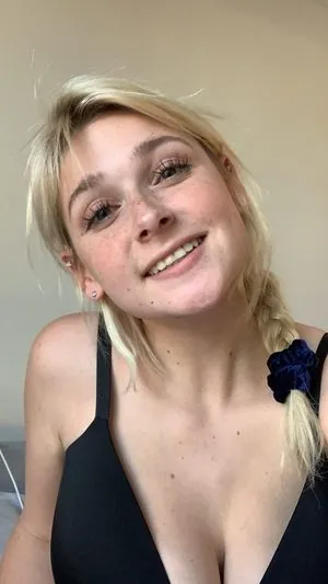 chrissycanthearyou