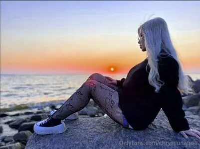 chrysilunafree