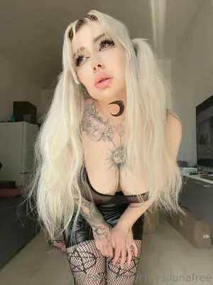 chrysilunafree