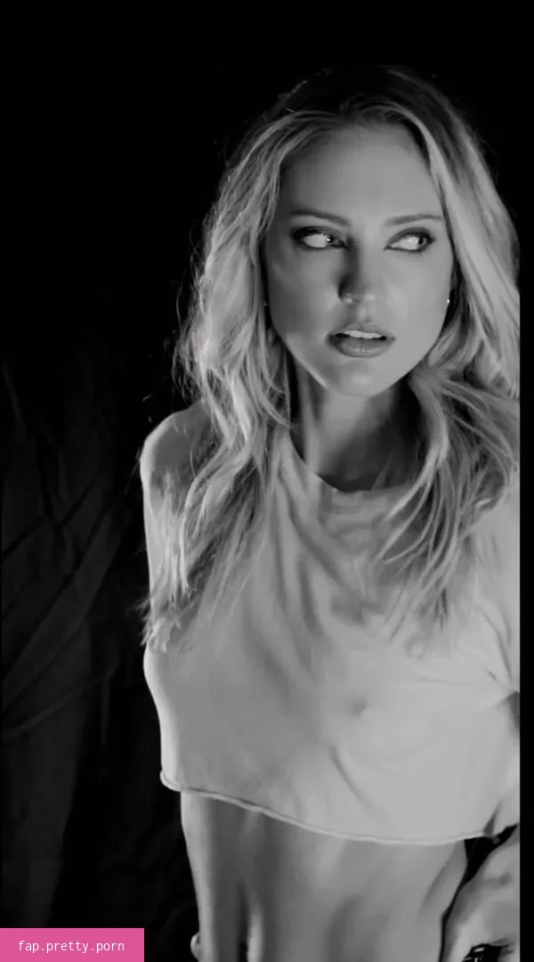 Ciara Hanna - Photo #54