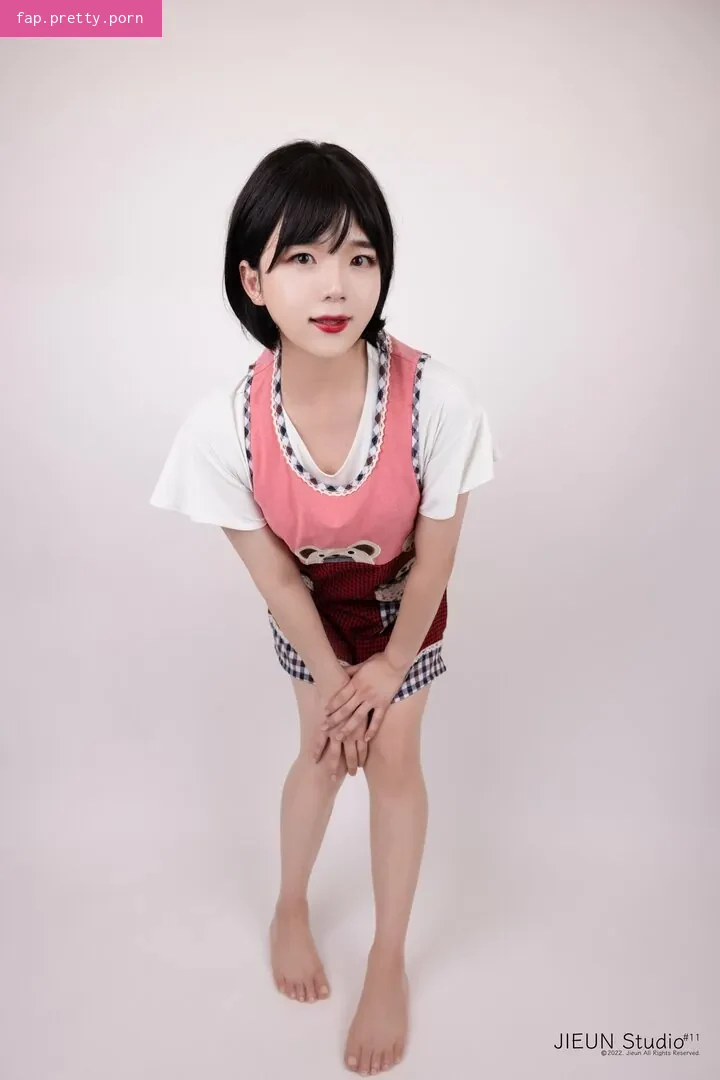 CD Jieun - Photo #11