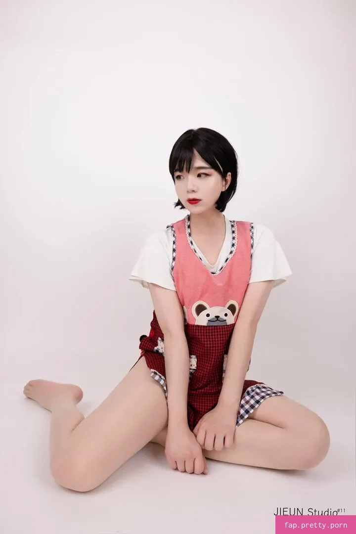 CD Jieun - Photo #15