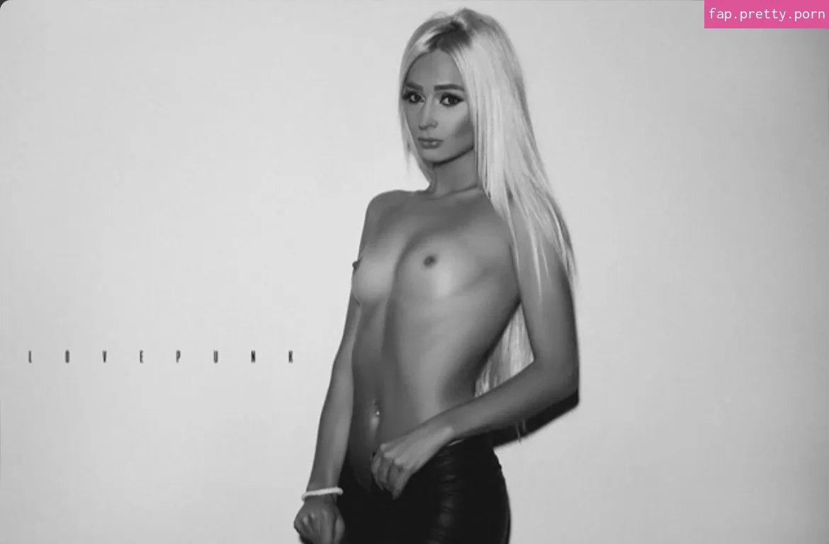 Charlotte Jody - Photo #04