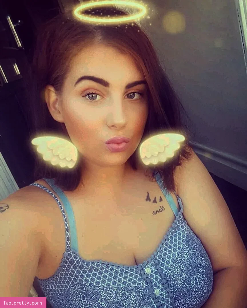 Chloe Joanne Carter - Photo #02
