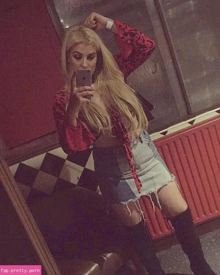 Chloe Joanne Carter - Photo #13