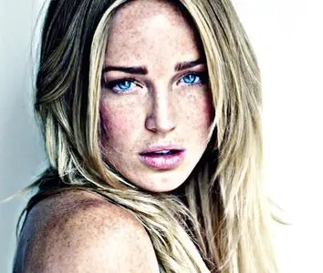 Caity Lotz
