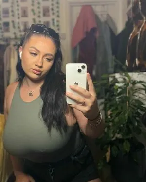 chelsea-leigh