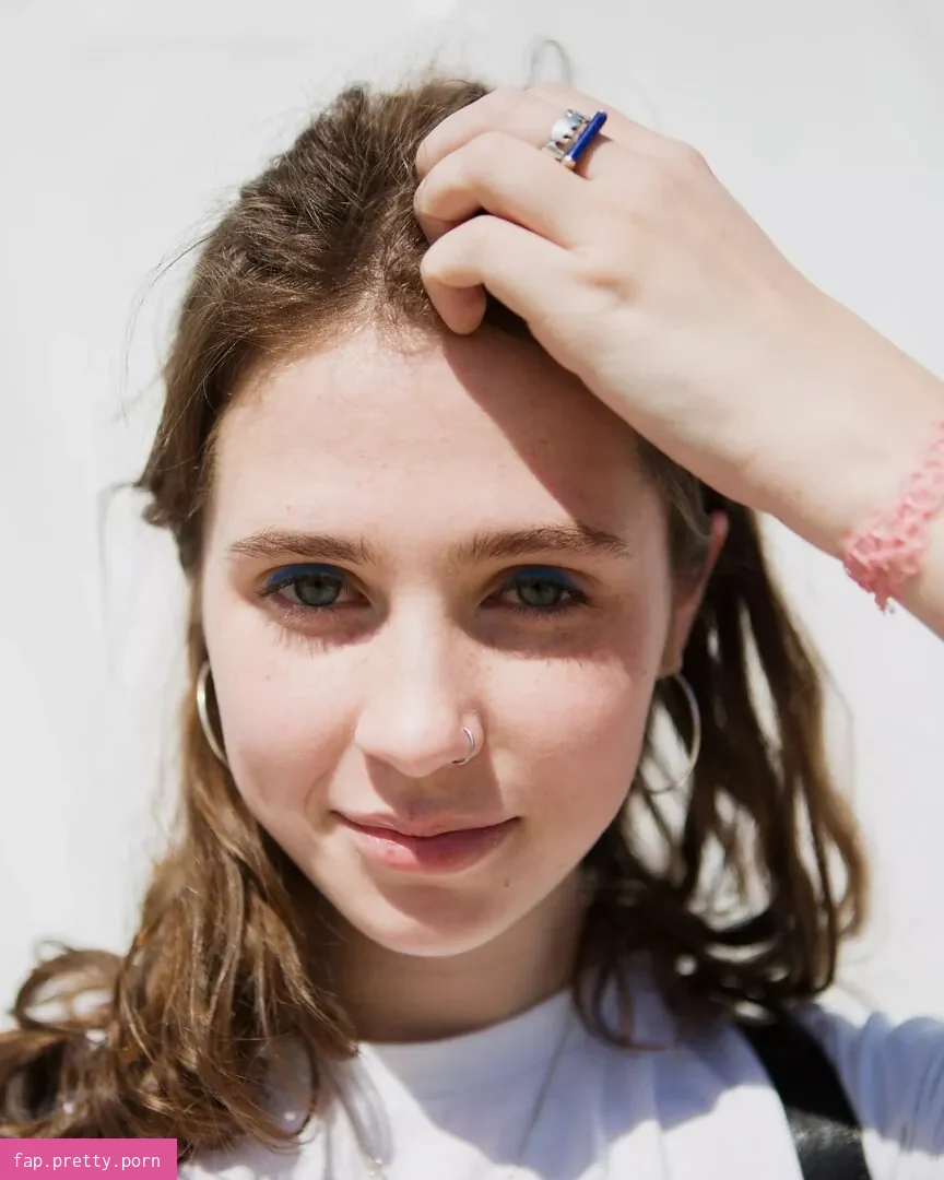 Clairo - Photo #20