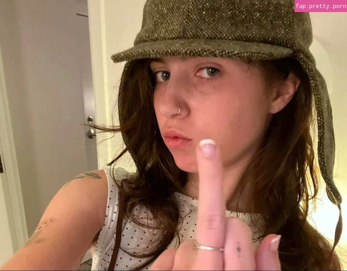 Clairo - Photo #02