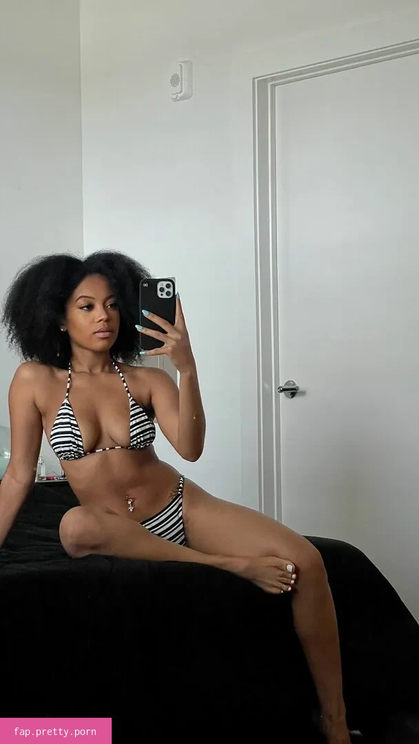 Cleopatra Lee - Photo #12