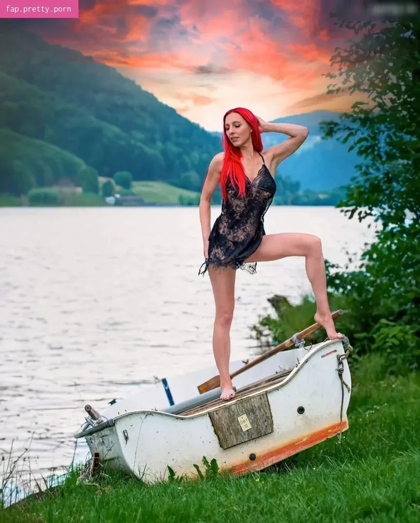 co_lia_redmodel - Photo #04