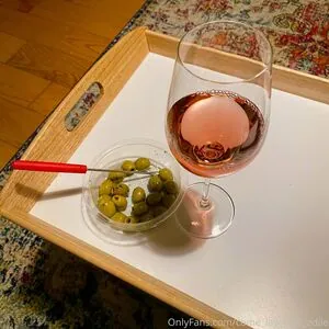 come_lay_with_adile