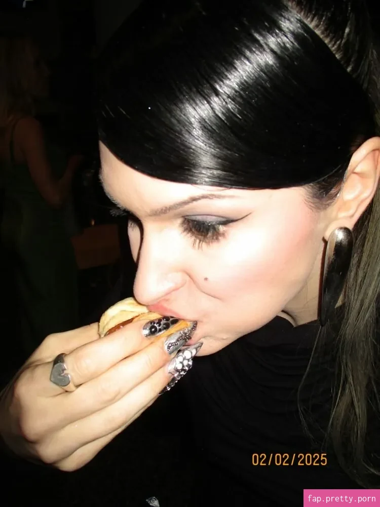 Courtney LaPlante - Photo #38