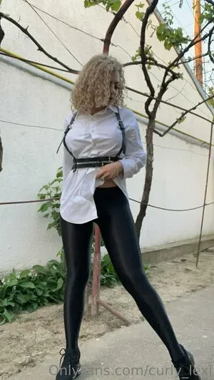 curly_lexi