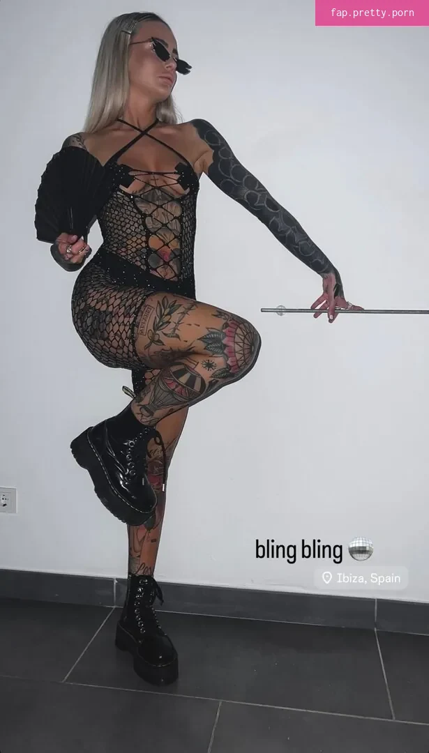 Carina_mthrfckr - Photo #02