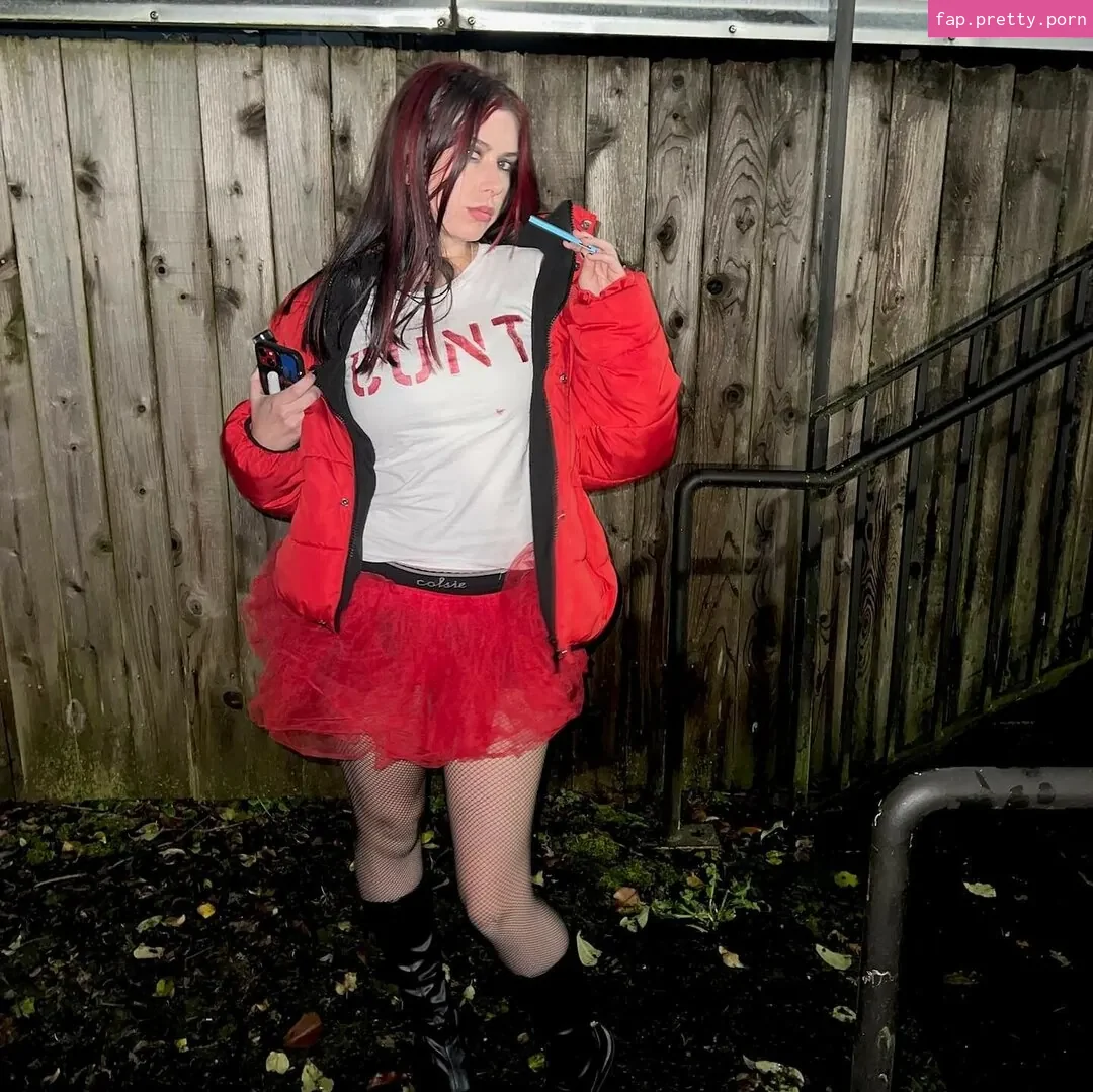 Carly McLellan - Photo #12