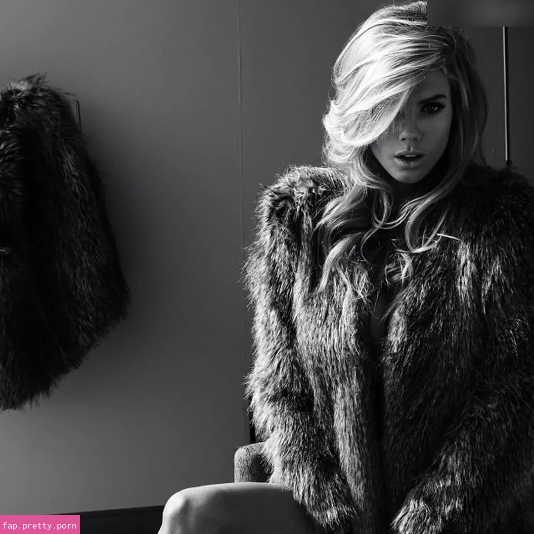 Charlotte McKinney - Photo #62