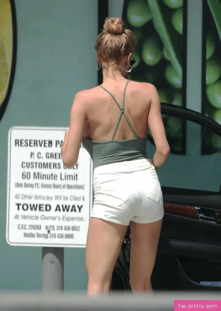 Charlotte McKinney - Photo #39