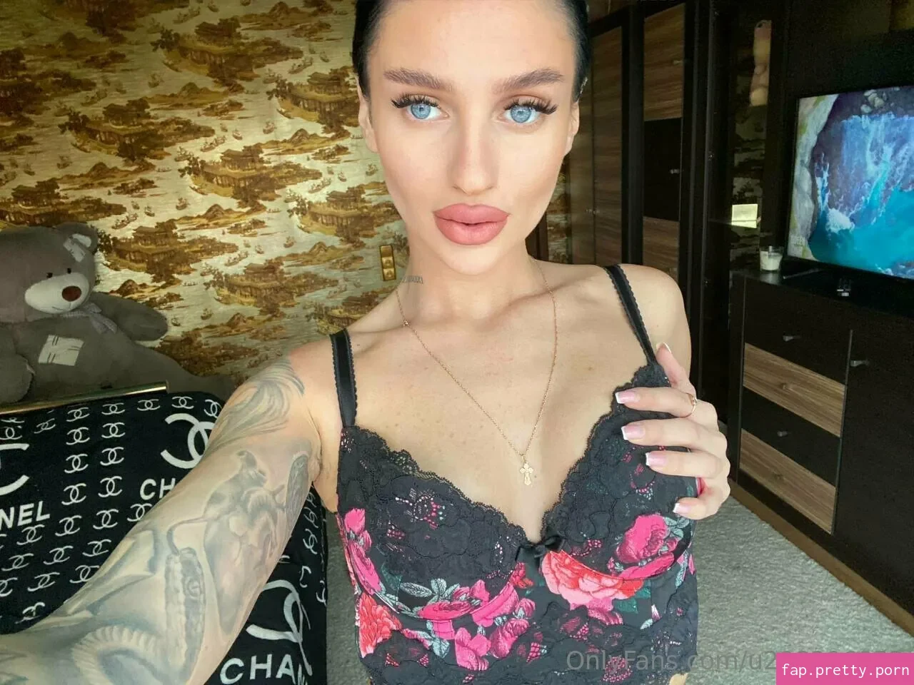 charming_megan - Photo #56