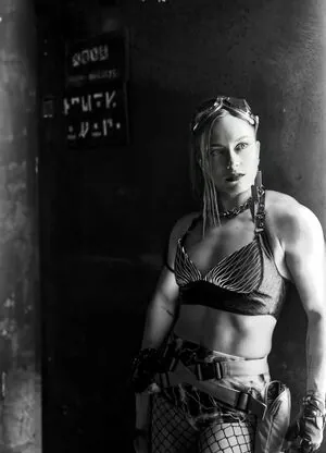 Claire Max