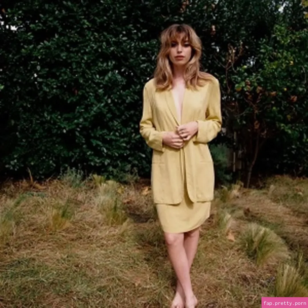Clara McGregor - Photo #02