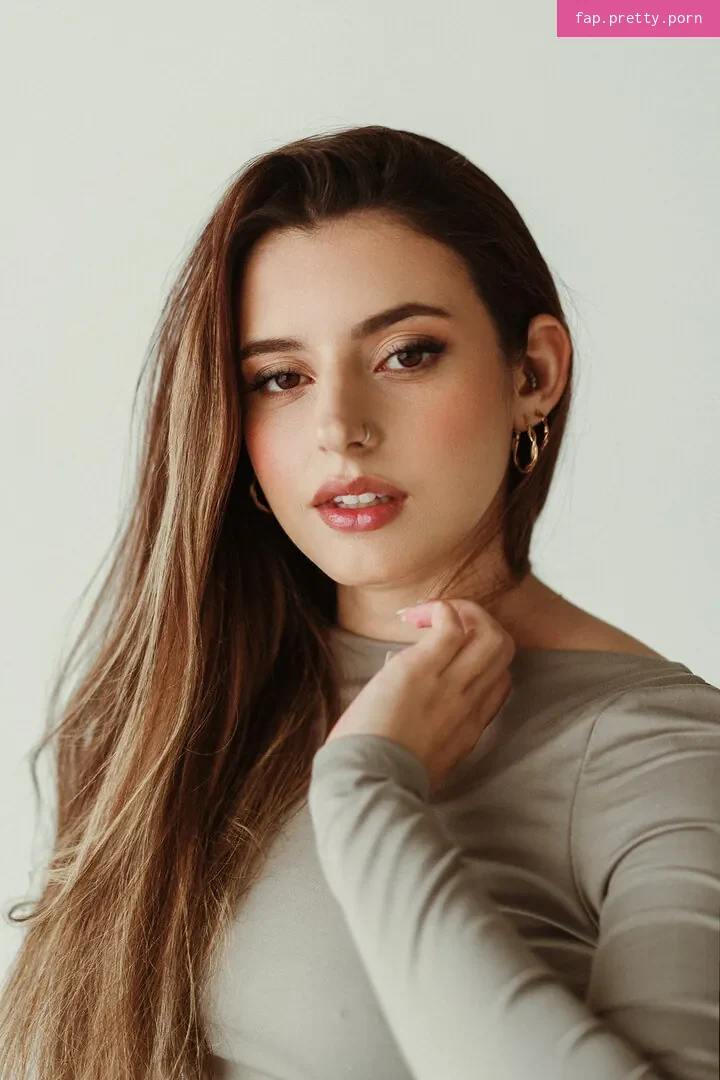 Courtney Miller - Photo #03