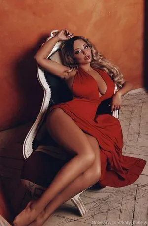 curvy_model_kate