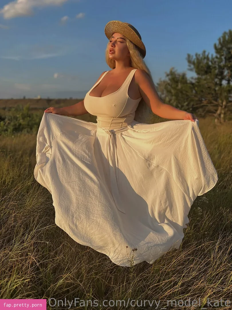 curvy_model_kate - Photo #21