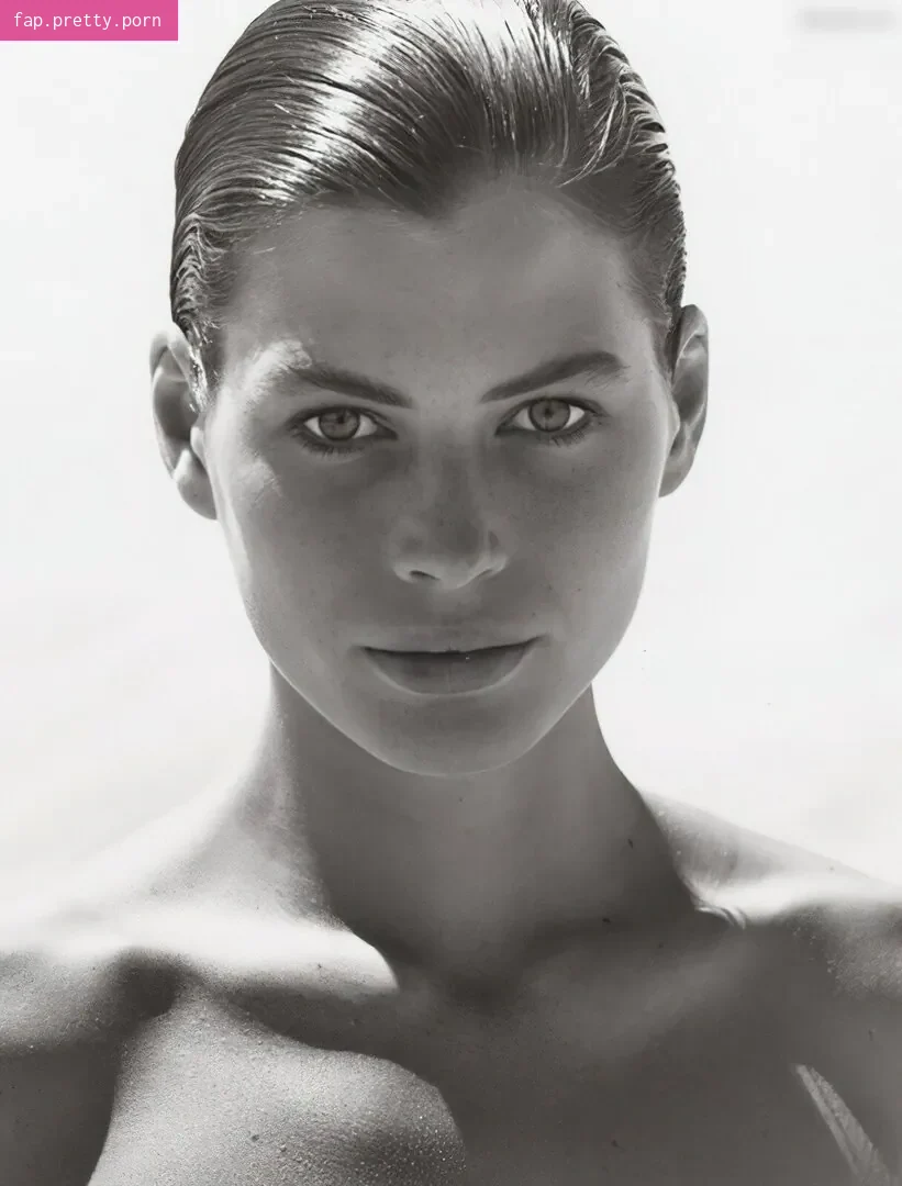 Carré Otis - Photo #54