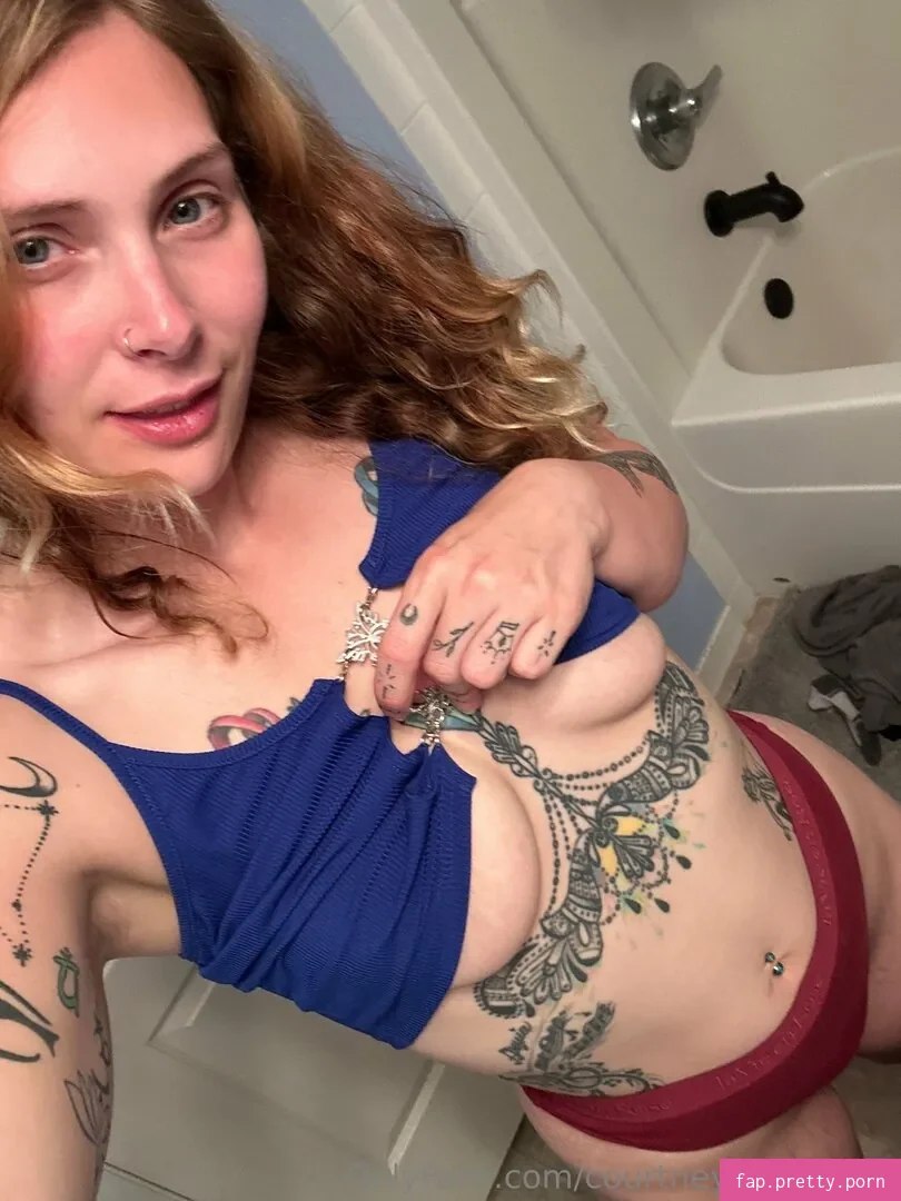 courtneycorsetfree - Photo #05