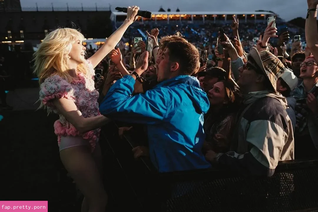 Carly Rae Jepsen - Photo #12