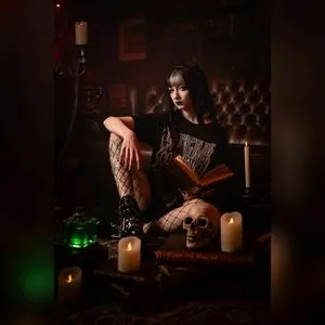 CreepyCassy