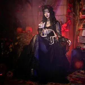 CreepyCassy