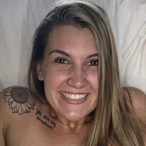 Celia Steele (c_thicc)