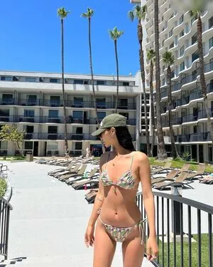 Chailee Son