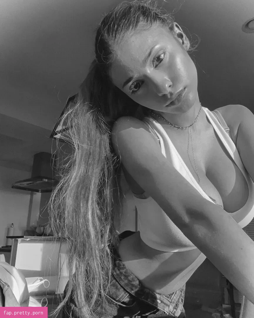 Chloe Simon - Photo #28